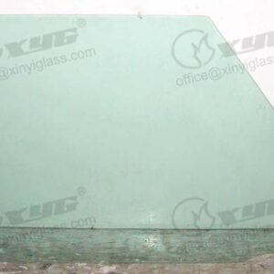 LH FRONT DOOR GLASS (FULL PIECE SQ CNR) [882*557]
